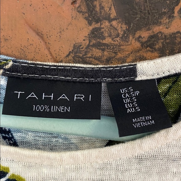 Linen top, tropical print - Picture 2 of 3